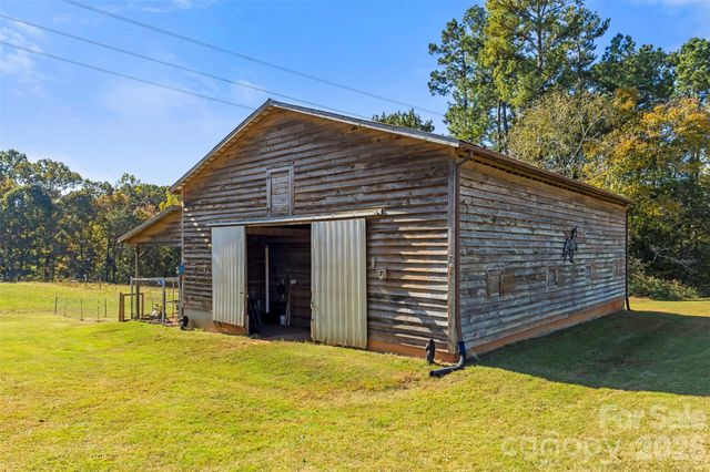 320 Huffstetler Lake Road, Dallas, NC 28034