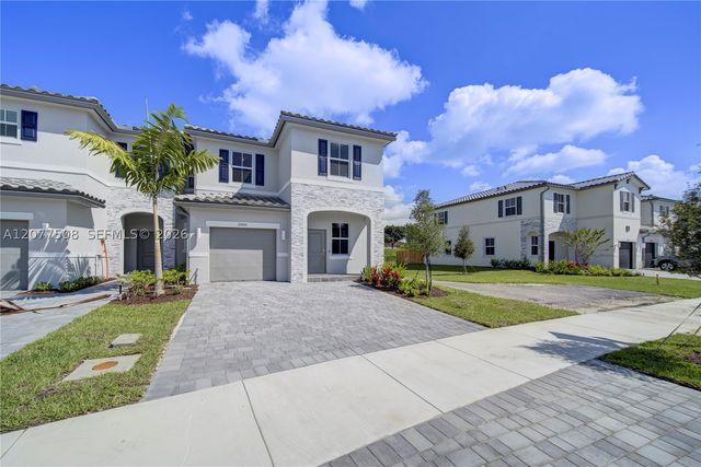 11881 NW 47th Mnr, Coral Springs, FL 33076
