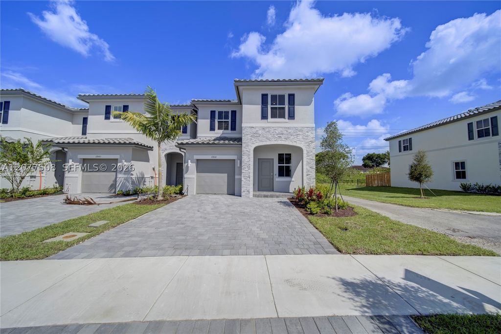 11881 NW 47th Mnr, Coral Springs, FL 33076