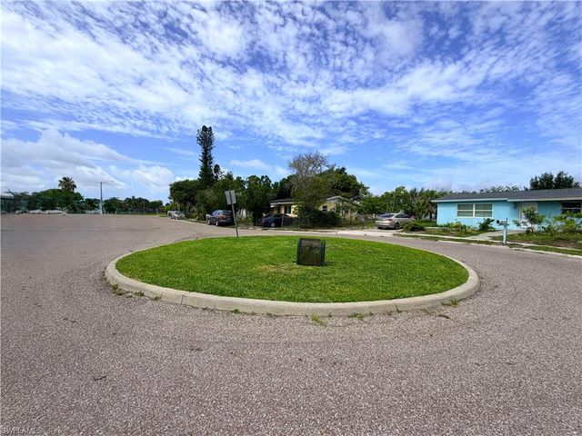 1759 Aquarius CT, Fort Myers, FL 33916