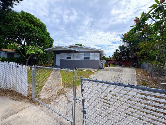 1759 Aquarius CT, Fort Myers, FL 33916