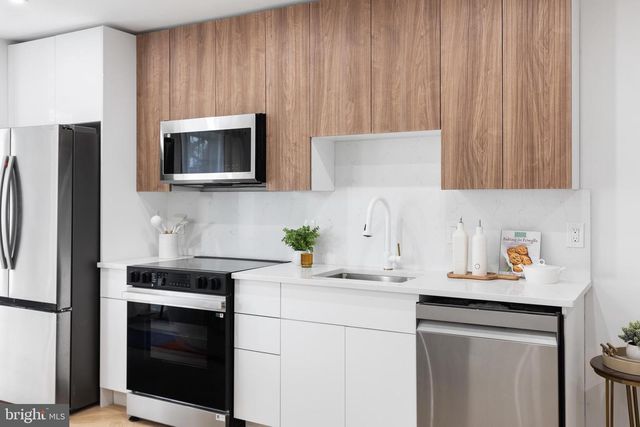 1124 FLORIDA NE #105, Washington, DC 20002