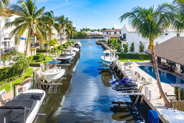 824 Virginia Garden Drive, Boynton Beach, FL 33435