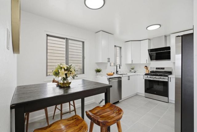 64 Lycett Circle, Daly City, CA 94015