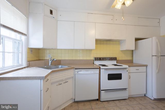 3211 SHELBURNE RD, Baltimore, MD 21208