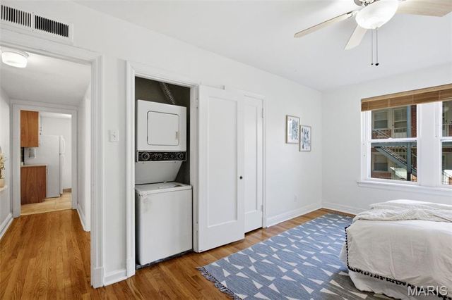 7561 Byron Place 1W, Clayton, MO 63105