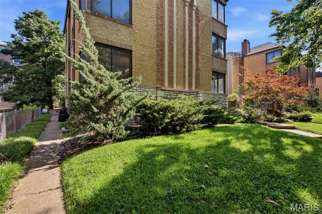 7561 Byron Place 1W, Clayton, MO 63105