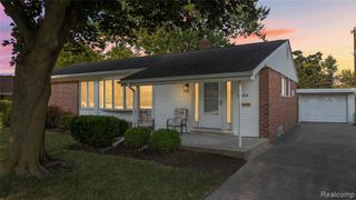 2430 Middlefield Road, Trenton, MI 48183