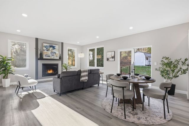 287 Whitney Ave, Holyoke, MA 01040