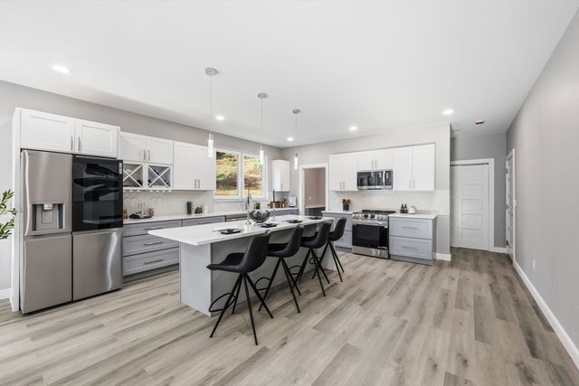 287 Whitney Ave, Holyoke, MA 01040