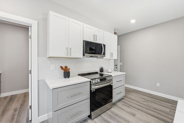 287 Whitney Ave, Holyoke, MA 01040