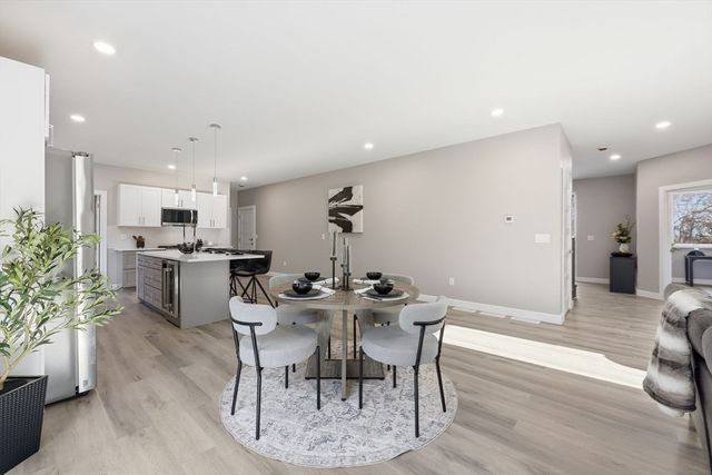 287 Whitney Ave, Holyoke, MA 01040