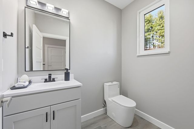 287 Whitney Ave, Holyoke, MA 01040