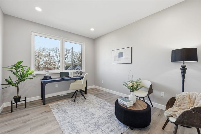 287 Whitney Ave, Holyoke, MA 01040