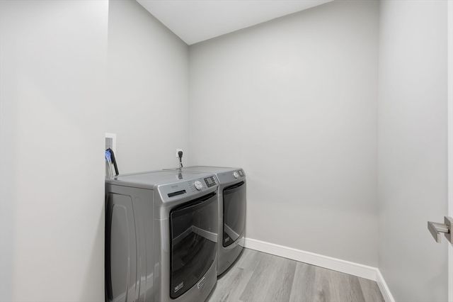 287 Whitney Ave, Holyoke, MA 01040