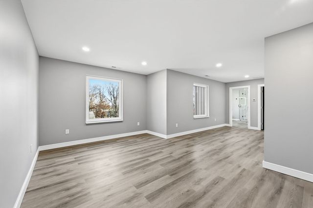 287 Whitney Ave, Holyoke, MA 01040