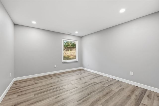 287 Whitney Ave, Holyoke, MA 01040