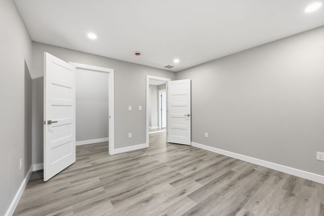 287 Whitney Ave, Holyoke, MA 01040