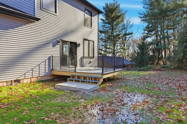 287 Whitney Ave, Holyoke, MA 01040