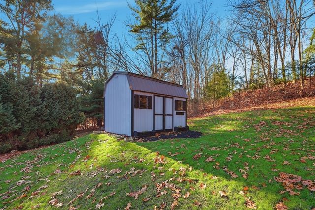 287 Whitney Ave, Holyoke, MA 01040