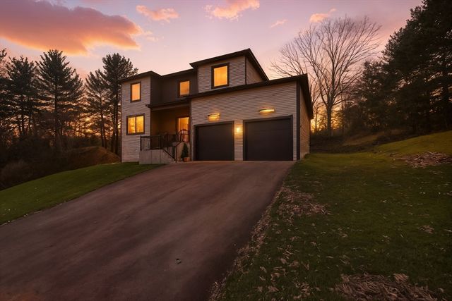 287 Whitney Ave, Holyoke, MA 01040