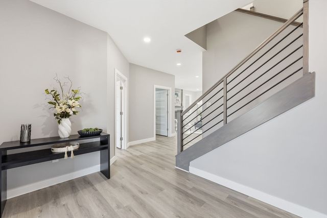 287 Whitney Ave, Holyoke, MA 01040