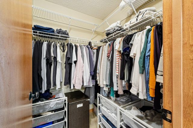 18 Meadowlark Drive, Hudson, WI 54016