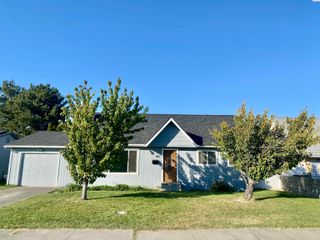 412 W 11th Ave, Kennewick, WA 99337