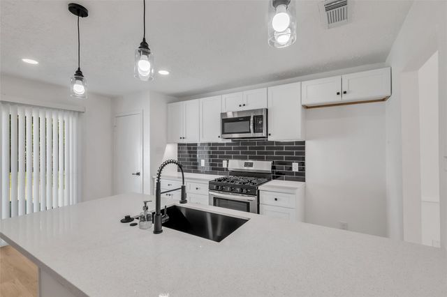 12123 Murr Way, Houston, TX 77048