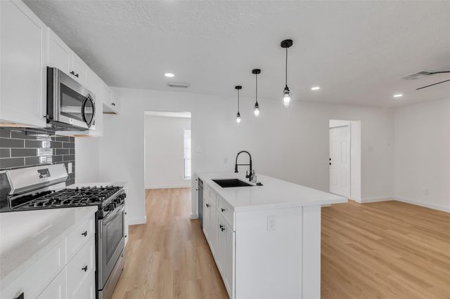 12123 Murr Way, Houston, TX 77048