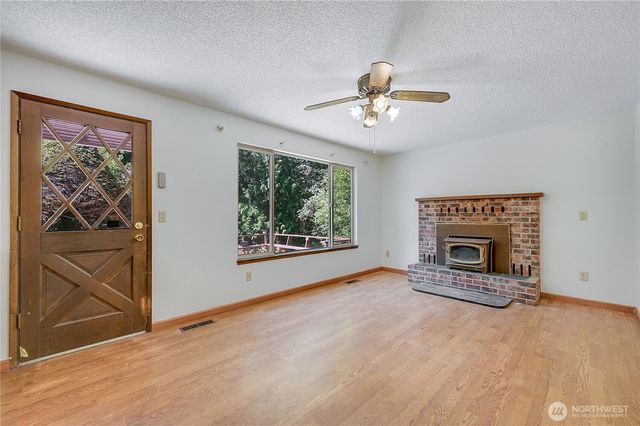 568 SE Oak Road, Port Orchard, WA 98367
