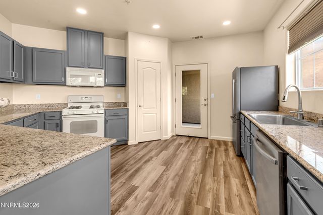 9050 Double R Boulevard APT 825, Reno, NV 89521