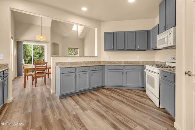 9050 Double R Boulevard APT 825, Reno, NV 89521
