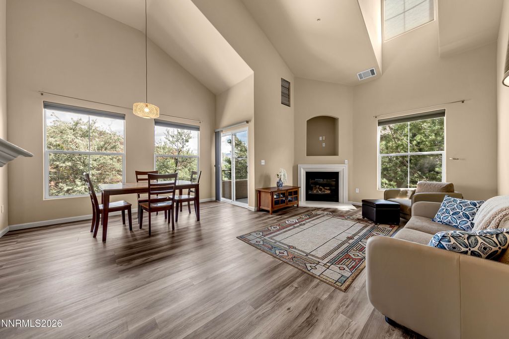 9050 Double R Boulevard APT 825, Reno, NV 89521