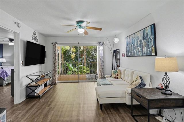 15405 Cedarwood LN 201, Naples, FL 34110