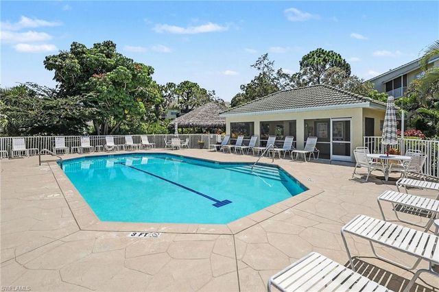 15405 Cedarwood LN 201, Naples, FL 34110