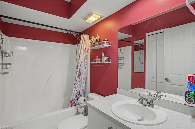 15405 Cedarwood LN 201, Naples, FL 34110