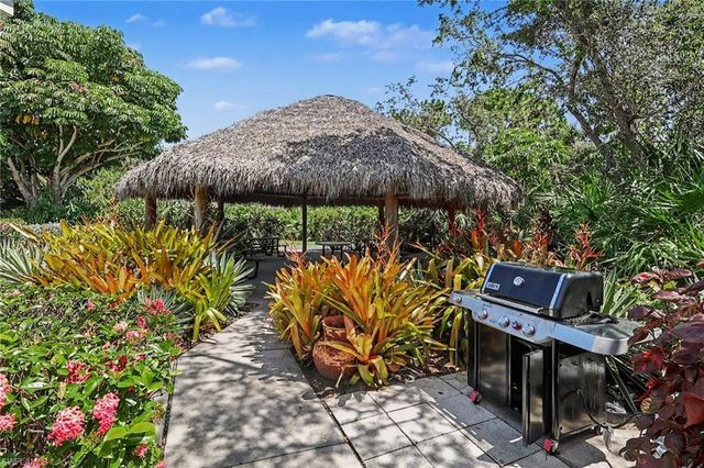 15405 Cedarwood LN 201, Naples, FL 34110
