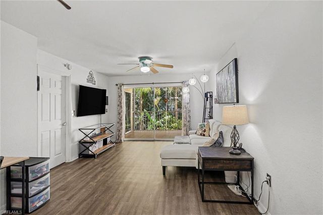 15405 Cedarwood LN 201, Naples, FL 34110