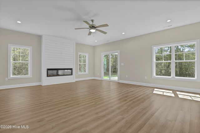 126 Penquin Place, Hampstead, NC 28443