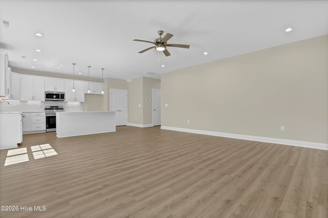 126 Penquin Place, Hampstead, NC 28443