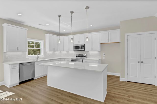 126 Penquin Place, Hampstead, NC 28443