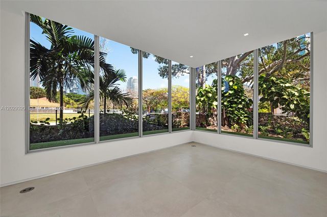 2100 S Miami Ave, Miami, FL 33129