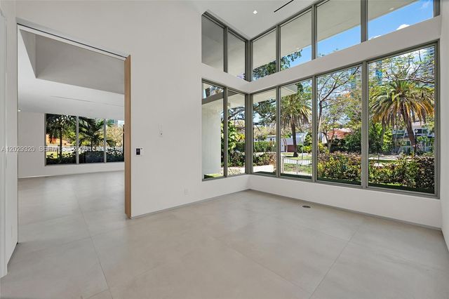 2100 S Miami Ave, Miami, FL 33129