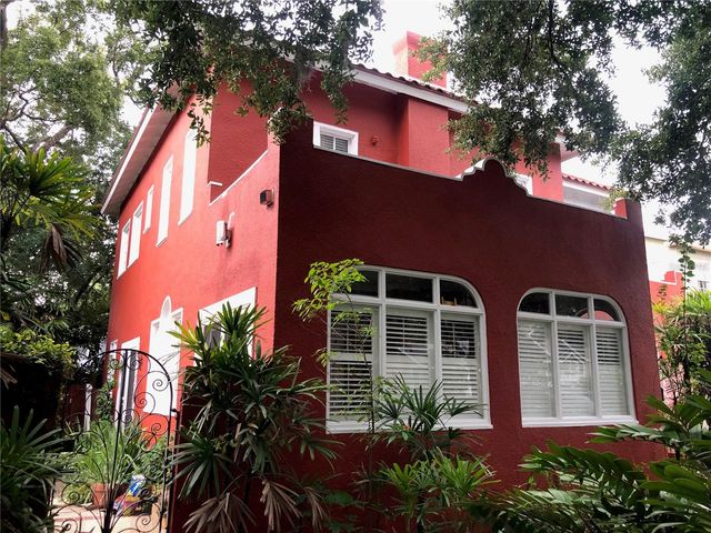 318 VITORIA AVENUE, Winter Park, FL 32789