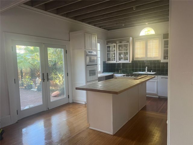 318 VITORIA AVENUE, Winter Park, FL 32789