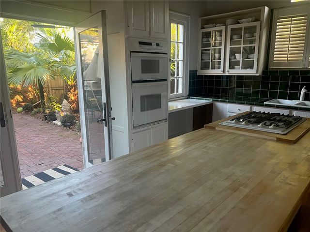 318 VITORIA AVENUE, Winter Park, FL 32789