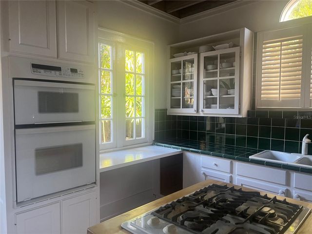 318 VITORIA AVENUE, Winter Park, FL 32789