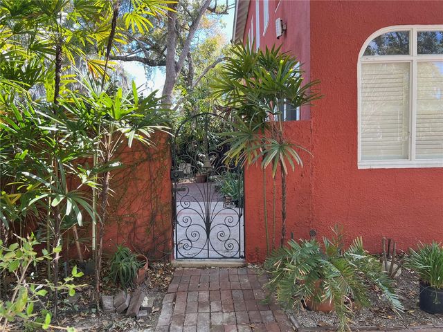 318 VITORIA AVENUE, Winter Park, FL 32789