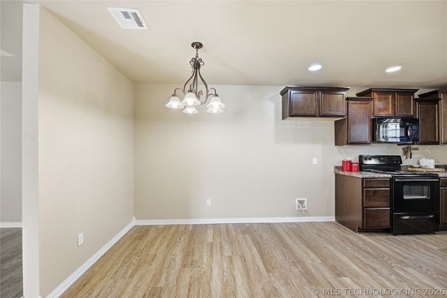 14650 S Toledo Place, Bixby, OK 74008